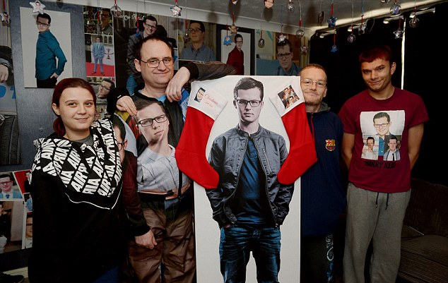 英肥皂剧超级粉花4万元打造偶像圣殿向偶像致敬