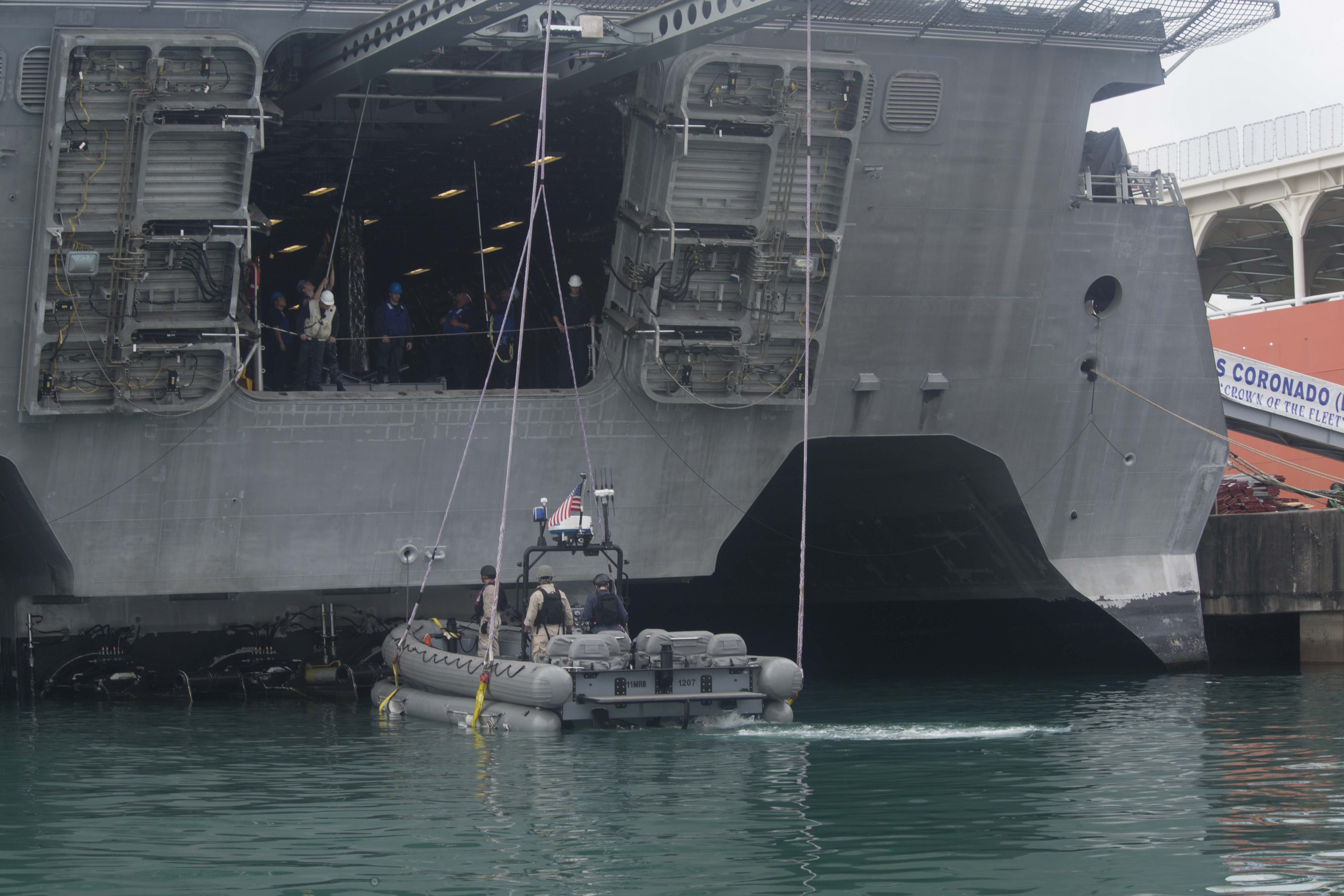 科罗拉多号是美国独立级濒海战斗舰,编号为lcs4,作为一款三体结构的