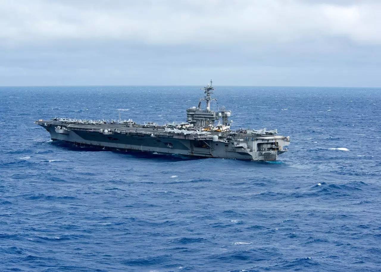 "号核动力航母战斗群包括尼米兹级航母"卡尔&middot;文森"号航空母舰