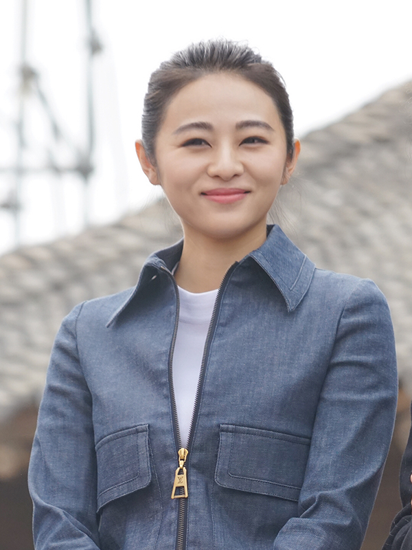 小斯琴高娃亮相白鹿原发布会酷劲十足