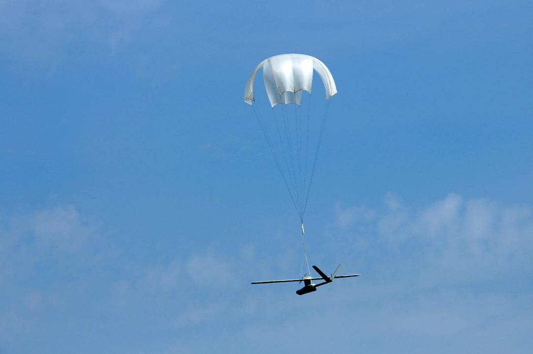 彩虹-802小型超近程无人机.