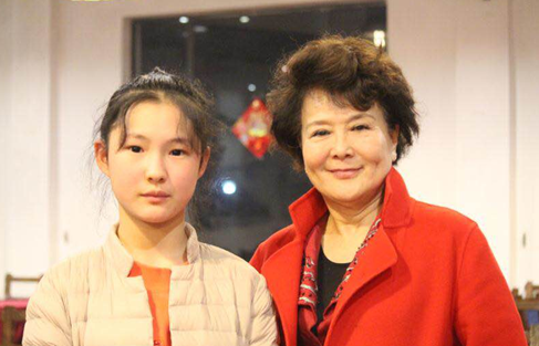 汤雅斐和金马影后著名演员唐群老师