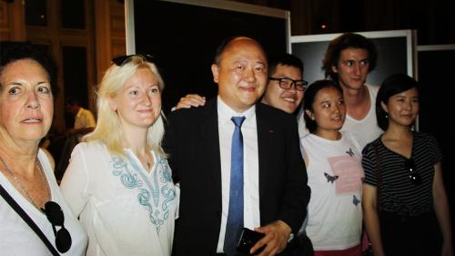 法国本土首位华裔国会议员诞生：将推动中法友好