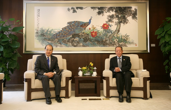 王光亚对林郑班子作任职谈话 港媒：体现实质任命权