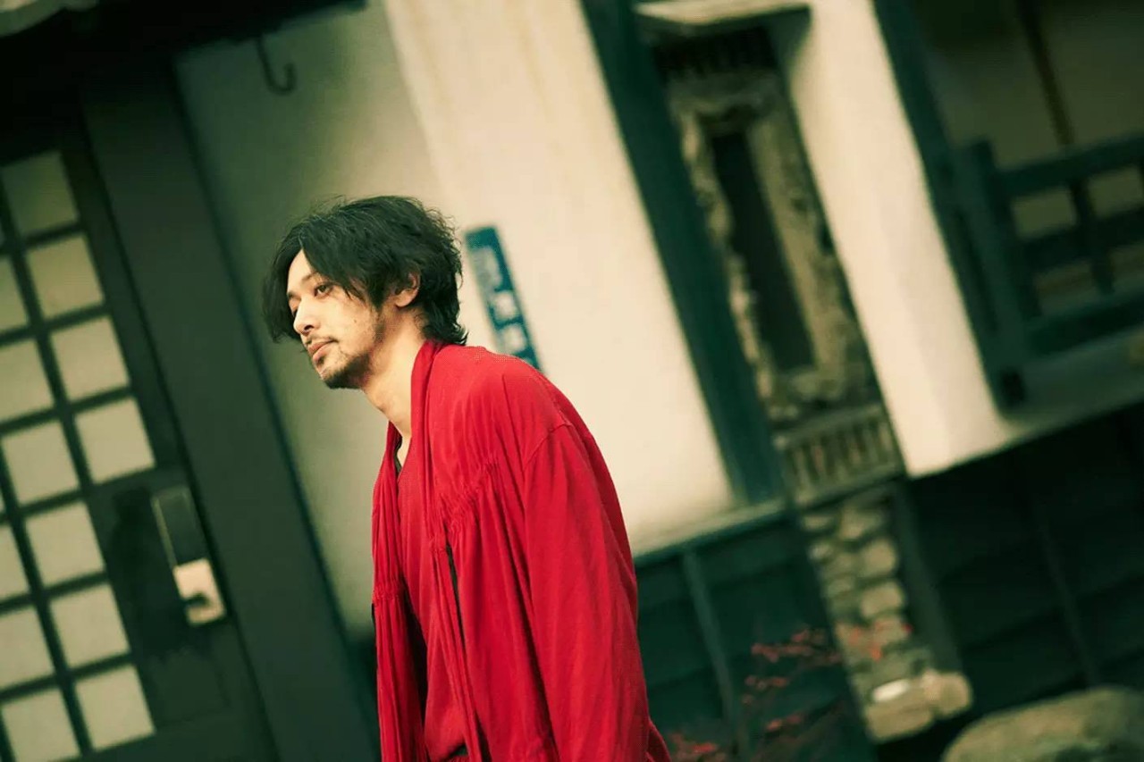 在2013年日本电视台公布了一组数据,40岁的小田切让击败了所有拥有