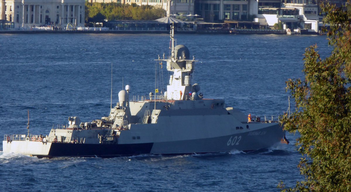 制造的chd622v20stc柴油发动机的俄罗斯21631型暴风-m轻型导弹护卫舰