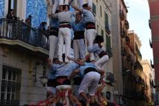 巴塞罗那上演“叠人塔” 沉着冷静勇敢层层叠加