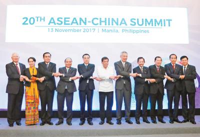李克强出席第二十次中国—东盟领导人会议