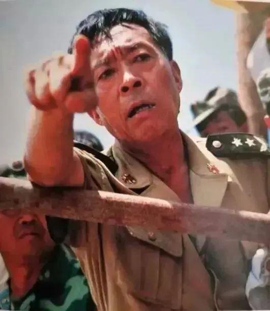 他叫董万瑞