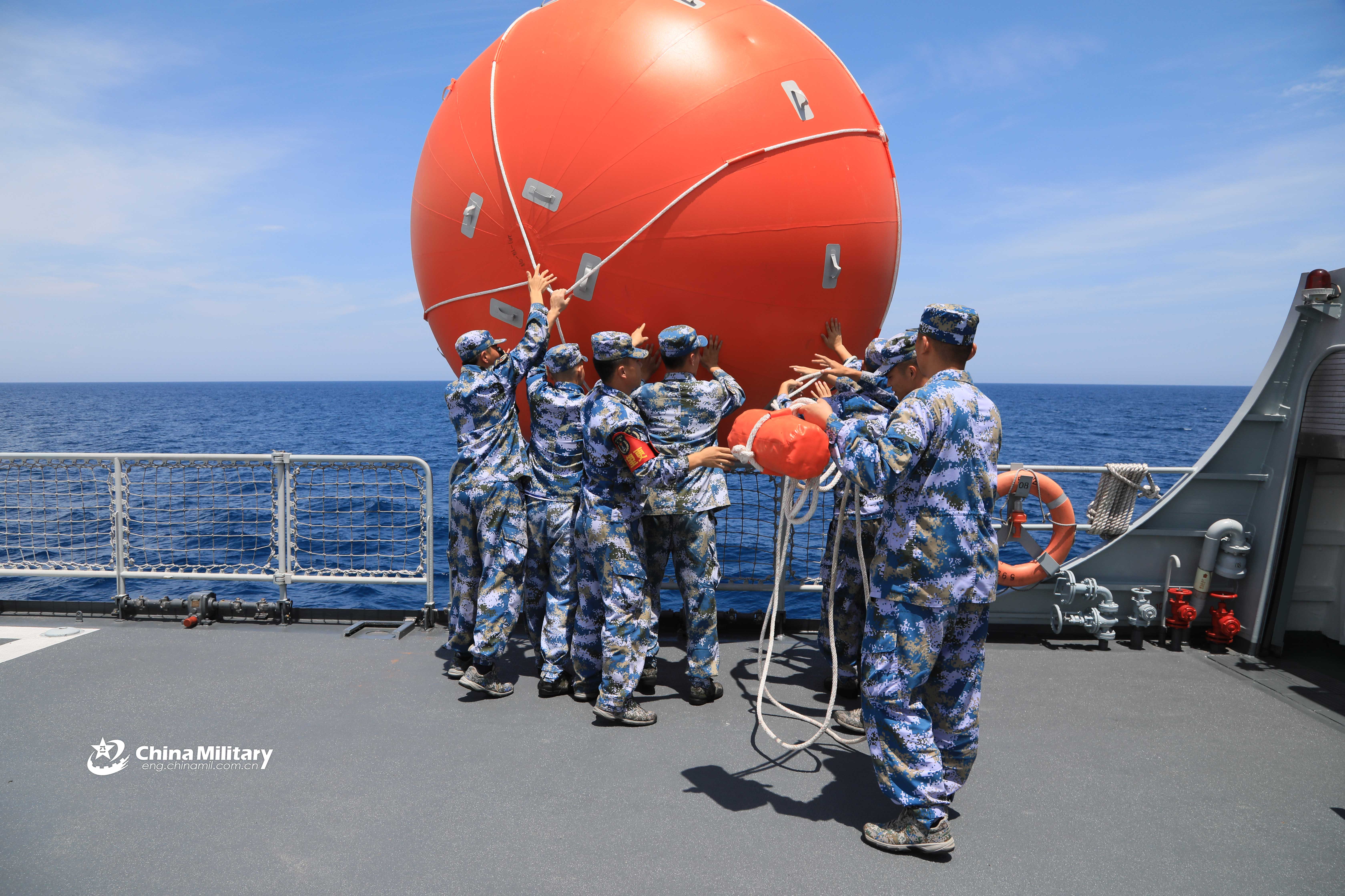 南海舰队护卫舰支队进行实战化训练