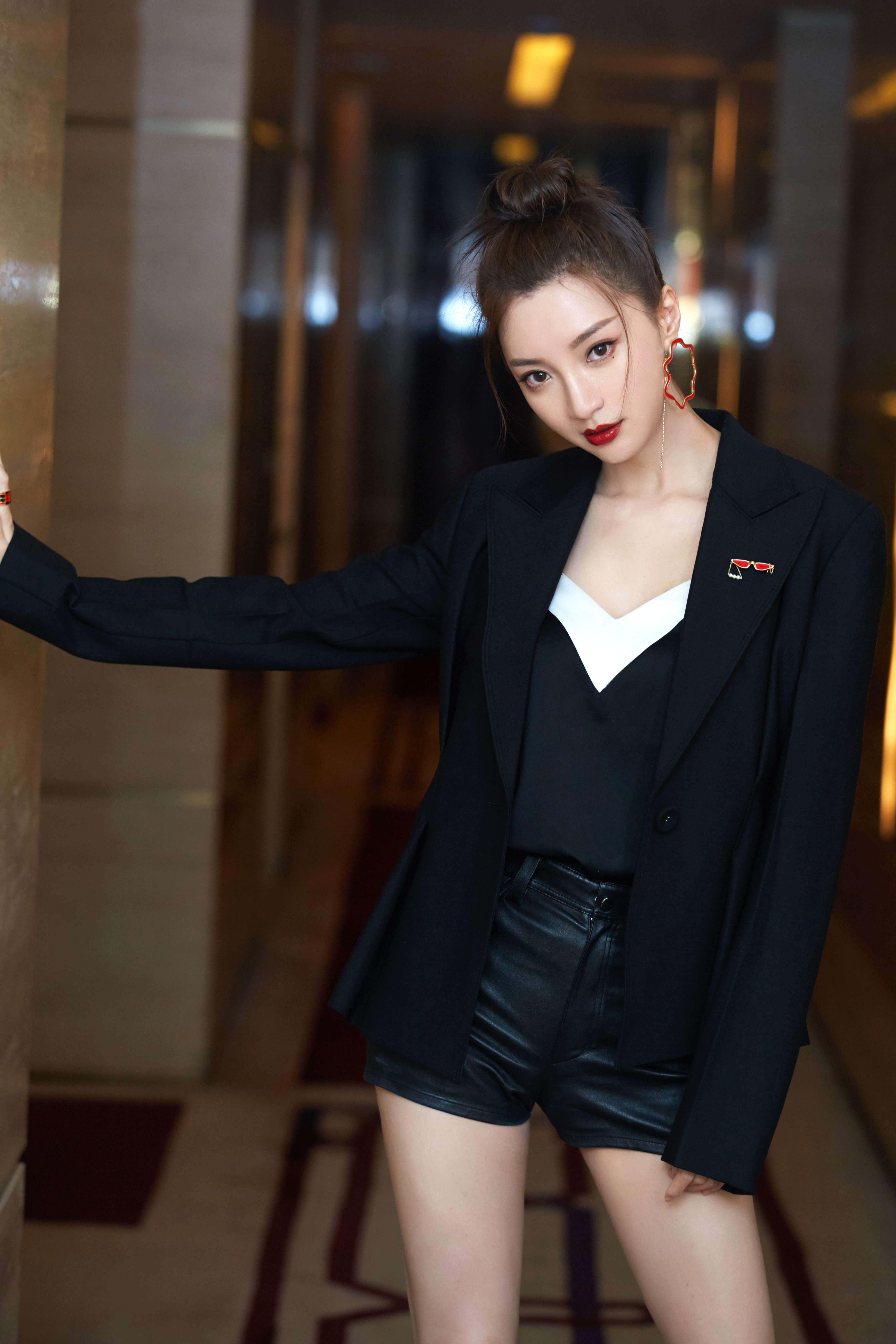 郑雅文气质干练 携手《从前有座灵剑山》亮相发布会