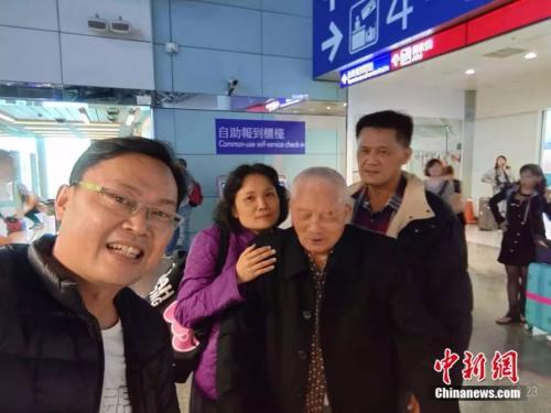 99岁赴台老兵回乡探亲,这一跪,他等了29年!