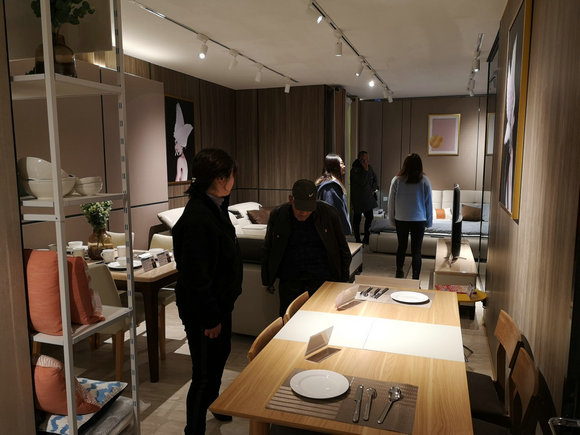 (图:大庙镇精选店内部家居品类场景化沉浸式体验)