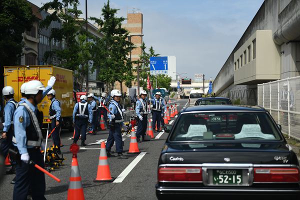 日本G20峰会:大阪警方封锁部分路段,加强对过往车辆安检